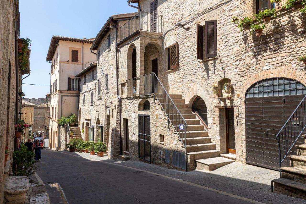 Ferienwohnung Loft Rustico In Centro Storico Assisi Exterior foto