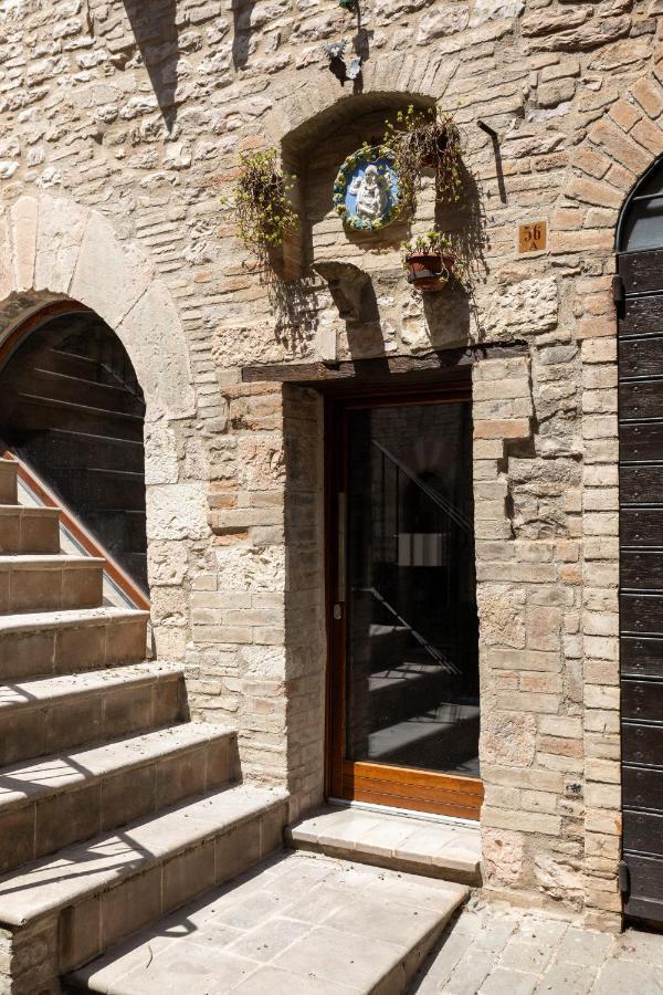 Ferienwohnung Loft Rustico In Centro Storico Assisi Exterior foto